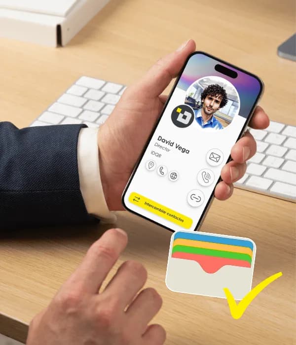 Adding an IDQR digital business card to Apple Wallet on an iPhone